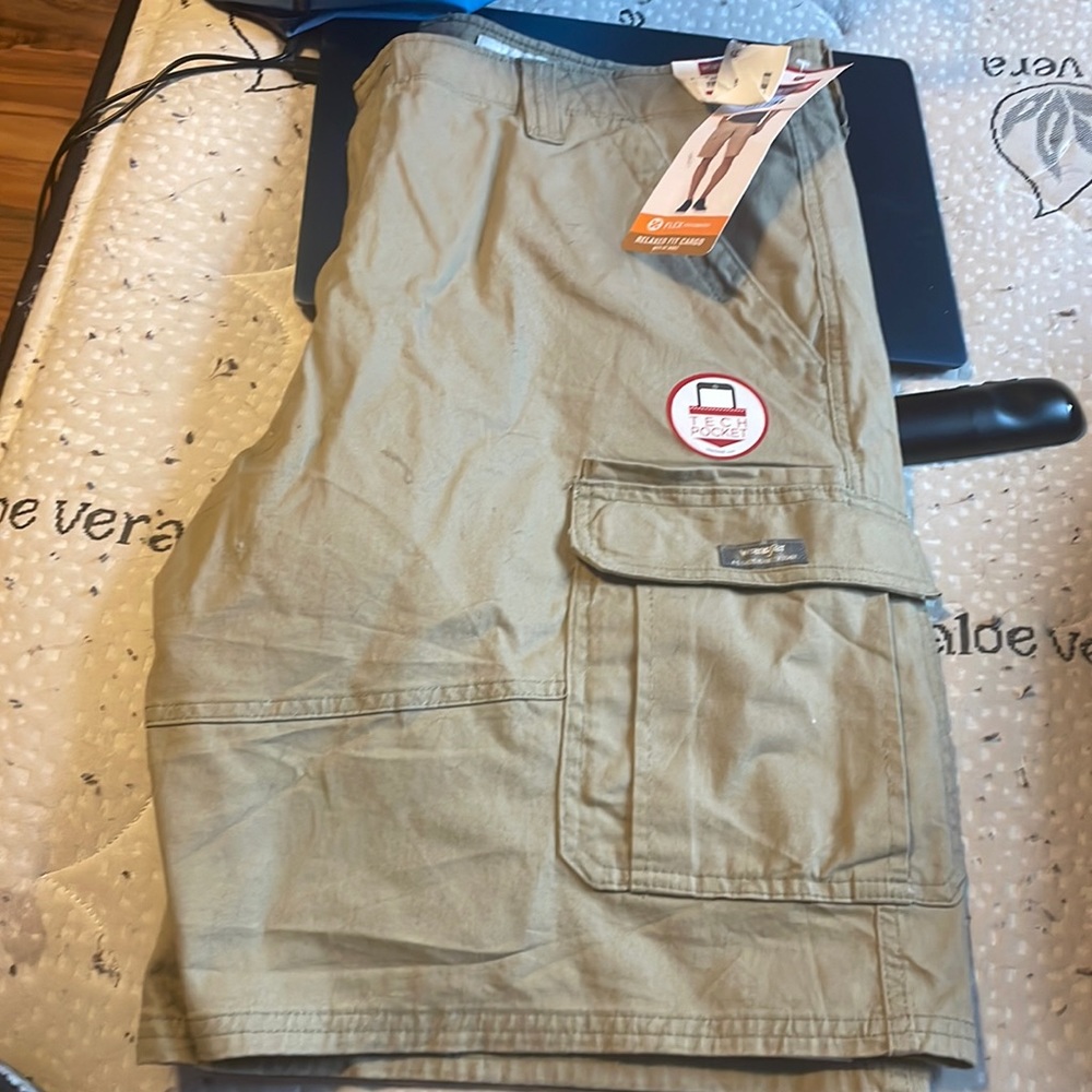 Wrangler Cargo Shorts size 38